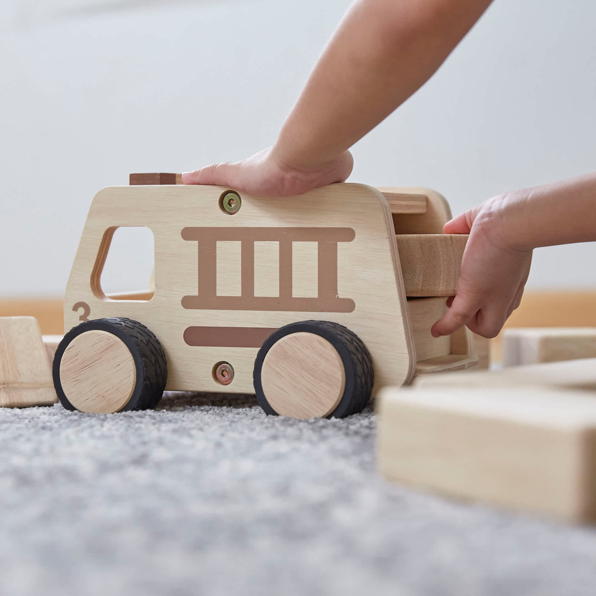 G6723 Wooden Fire Truck Lifestyle2