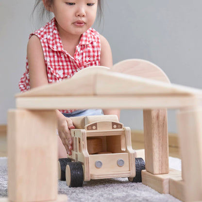 G6725 Wooden School Bus Lifestyle
