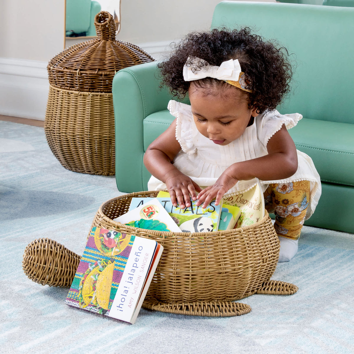 U6234 Sea Turtle Floor Wicker Basket Lifestyle 1