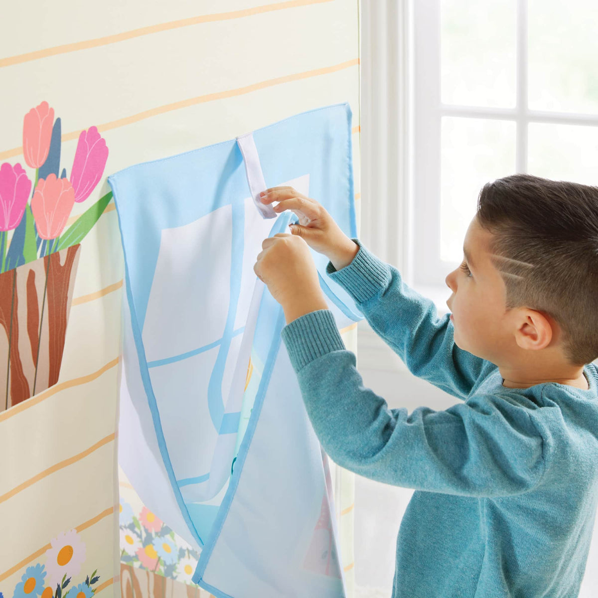 G78103 Martha Stewart Play Tent Farmers Market Lifestyle Detail 4