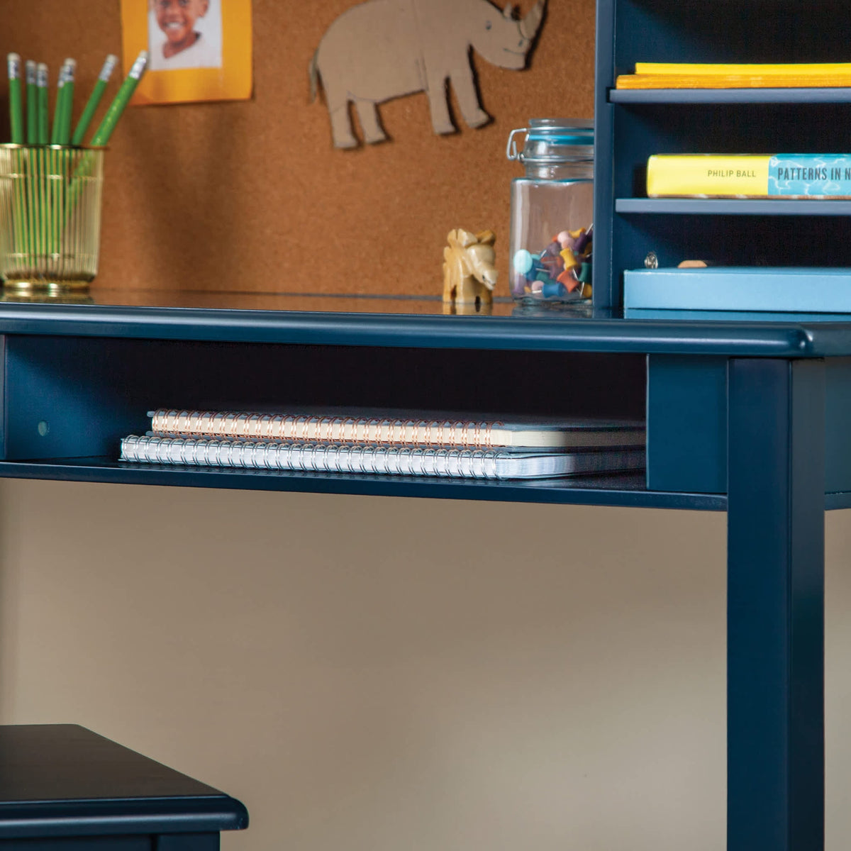 G27641 Media Desk Navy Env 6828 Detail | Navy