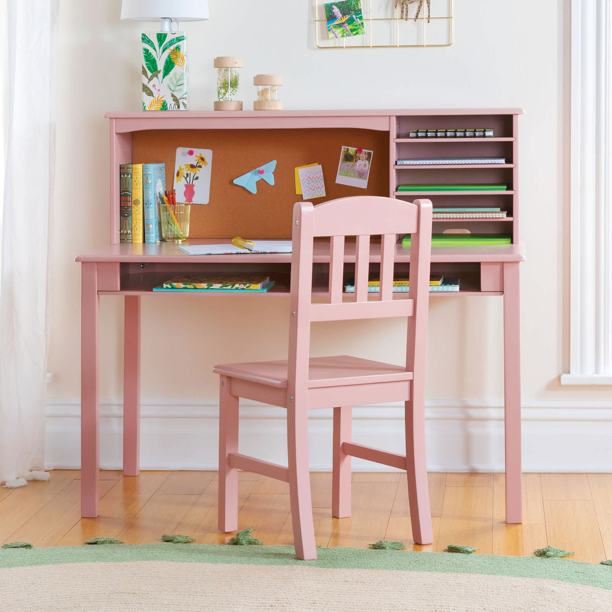 G27640 Media Desk and Chair Pink Env 1 | Pink